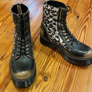 Steve Madden Avenger Leopard SM Rebooted EUC Size 10 Platform Chunky Sole